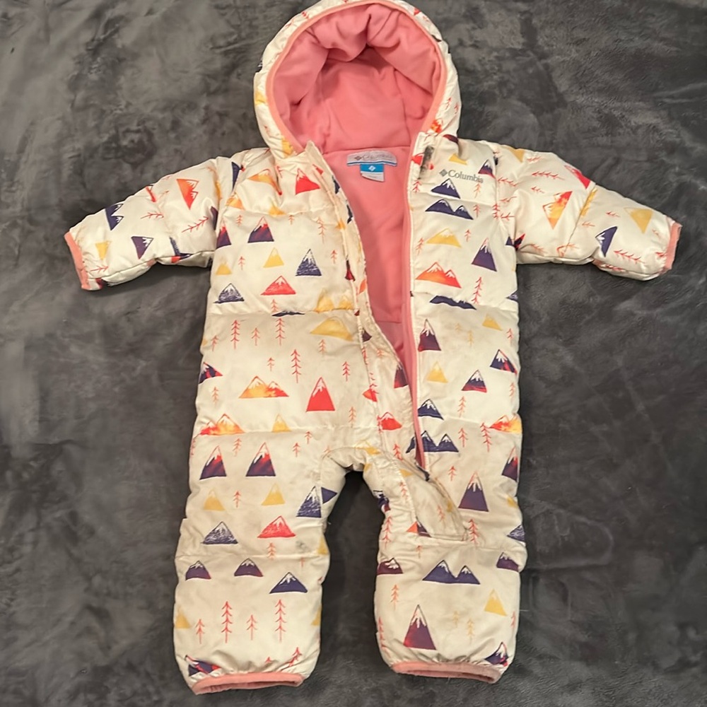 Columbia Baby snowsuit with mountains-size 6-12 months
